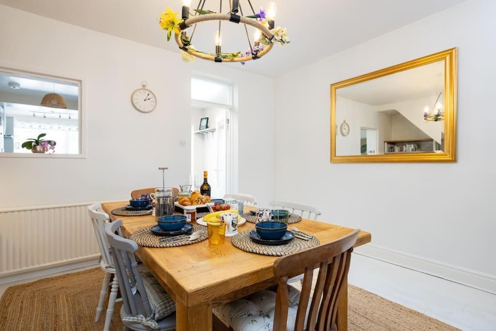 Pure B - Welcoming Bath City 3 Bed House Free Parking & Wifi Dış mekan fotoğraf
